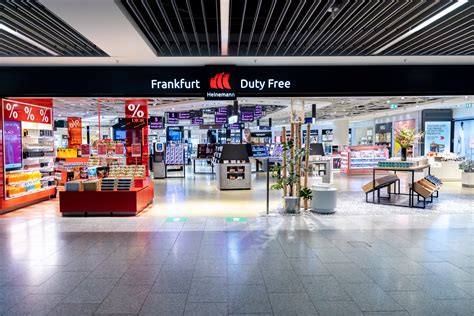 Shops and stores in Frankfurt Airport.